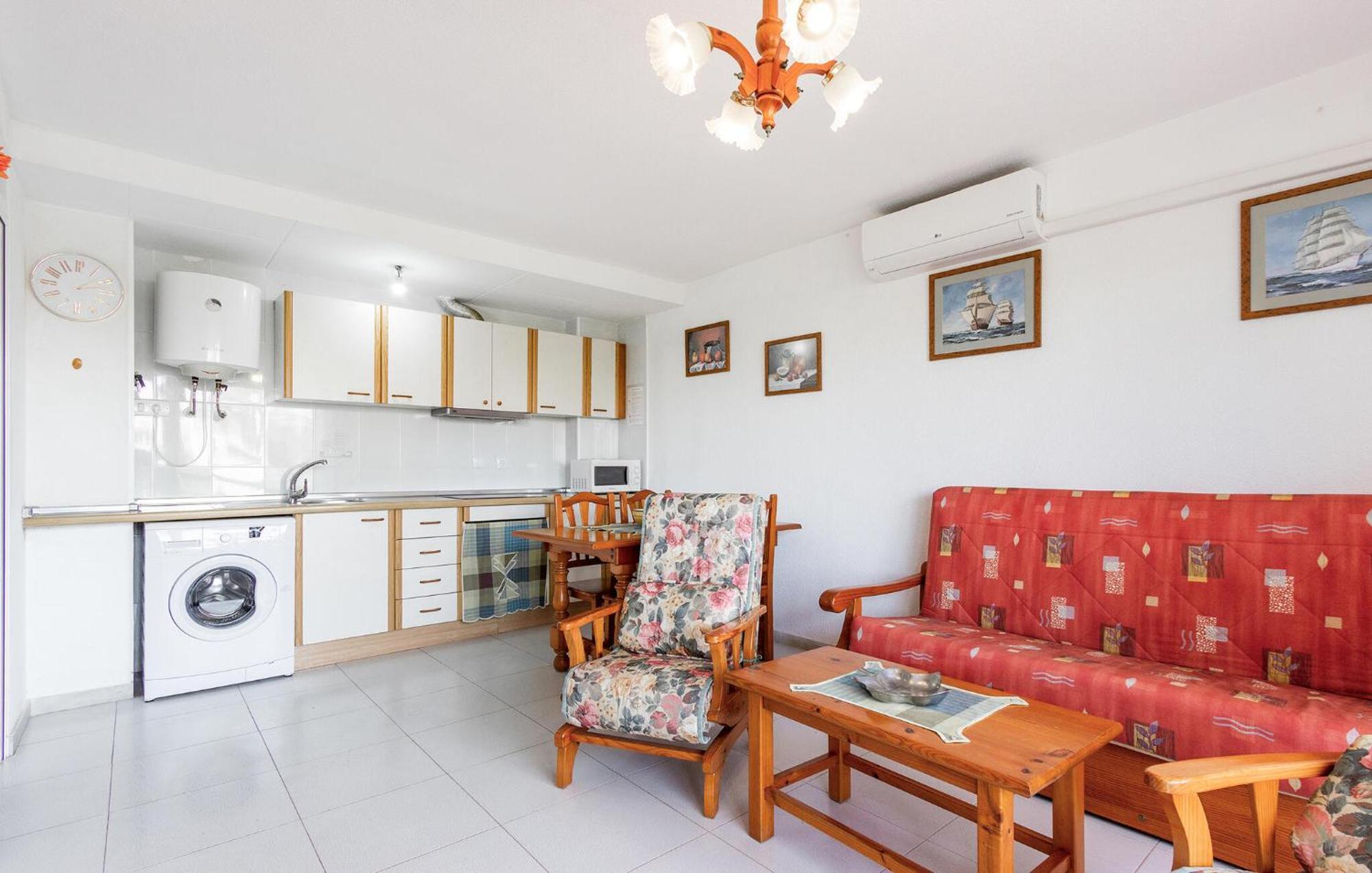 Nice Apartment In Torrevieja With Kitchen Εξωτερικό φωτογραφία