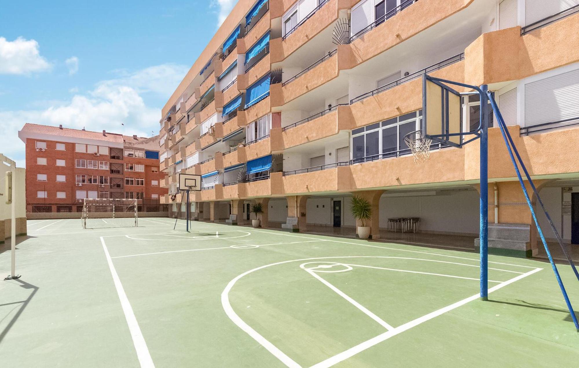 Nice Apartment In Torrevieja With Kitchen Εξωτερικό φωτογραφία